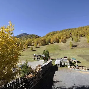 Casa Florin App Giumel Con Vista Sulle Montagne E Sulle Piste Da Sci Livigno